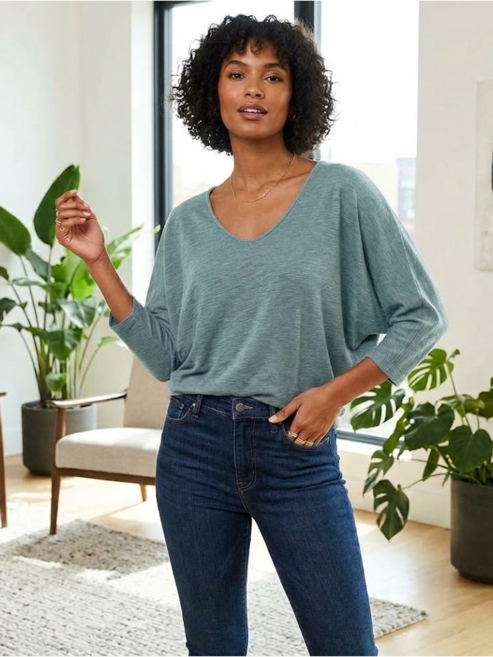 Laila Jayde Light Heather blue/Gray Dolan sleeve top, size medium